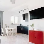 Апартаменты New Comfy Place By The Old Town