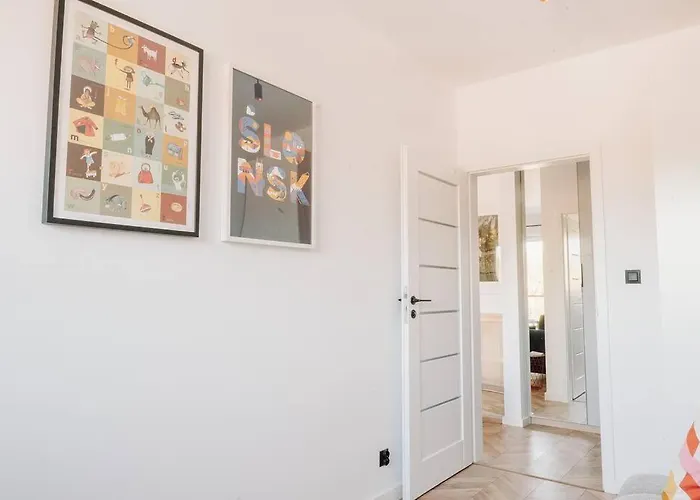 New Comfy Place By The Old Town *